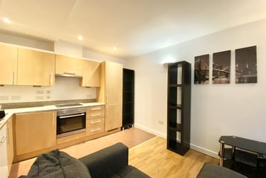 1 bed flat, Queens Road, Lace Market, Nottingham, NG23BU - Image 8